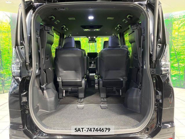 Toyota VOXY HYBRID 2024-10 7563071-10