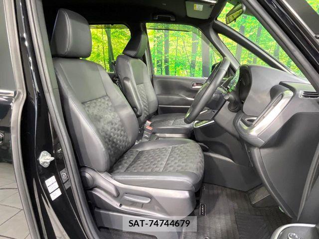 Toyota VOXY HYBRID 2024-10 7563071-7