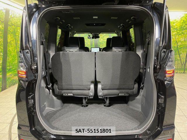 Toyota VOXY HYBRID 2023-07 7563074-10