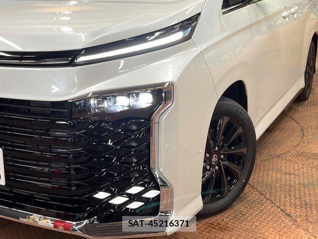 Toyota VOXY HYBRID 2026-05 7563068-13