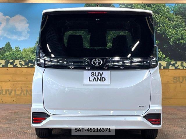 Toyota VOXY HYBRID 2026-05 7563068-16