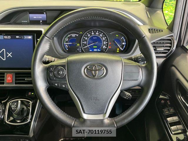 Toyota VOXY HYBRID 2021-07 7563075-11