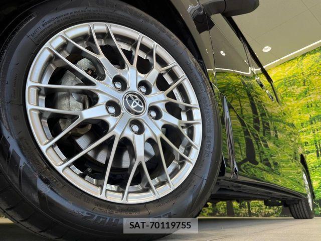 Toyota VOXY HYBRID 2021-07 7563075-13