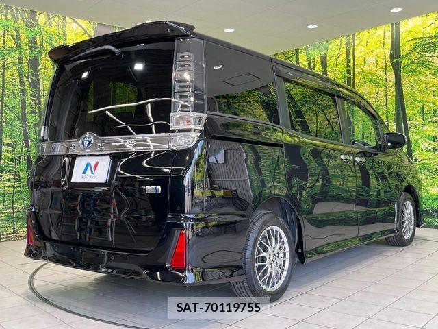 Toyota VOXY HYBRID 2021-07 7563075-17