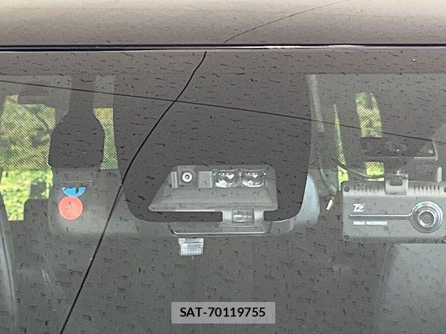 Toyota VOXY HYBRID 2021-07 7563075-5