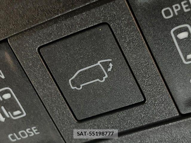 Toyota VOXY HYBRID 2026-05 7563069-8