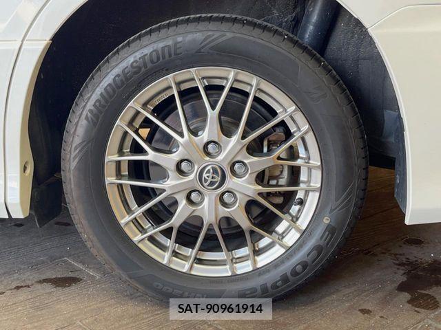 Toyota VOXY HYBRID 2018-04 7563077-13