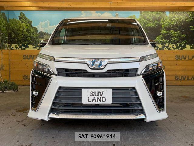Toyota VOXY HYBRID 2018-04 7563077-14