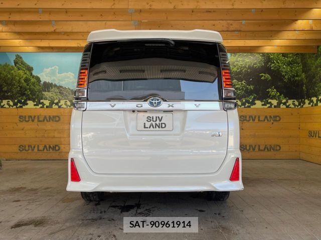 Toyota VOXY HYBRID 2018-04 7563077-15