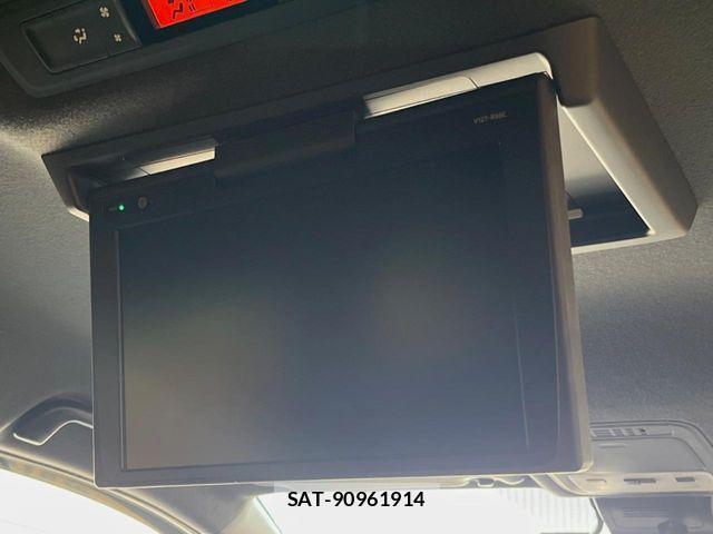 Toyota VOXY HYBRID 2018-04 7563077-4