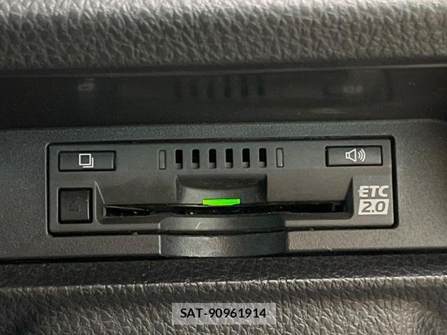 Toyota VOXY HYBRID 2018-04 7563077-7