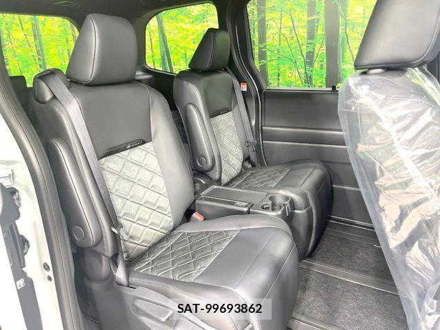 Toyota VOXY HYBRID 2026-05 7563070-10