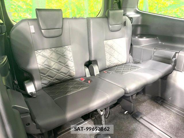 Toyota VOXY HYBRID 2026-05 7563070-11