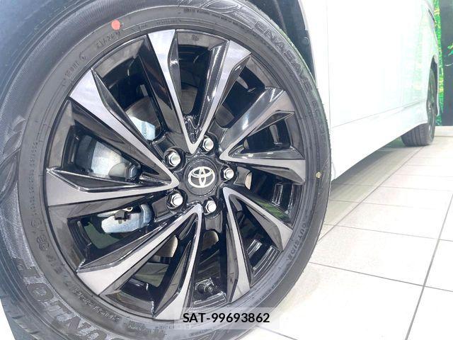 Toyota VOXY HYBRID 2026-05 7563070-15