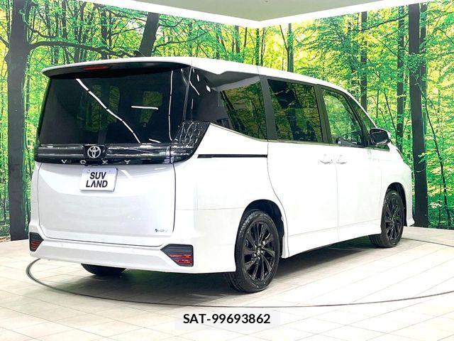 Toyota VOXY HYBRID 2026-05 7563070-19