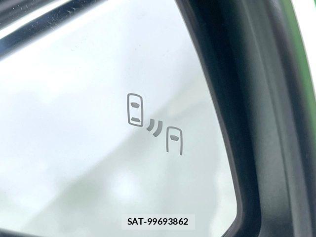 Toyota VOXY HYBRID 2026-05 7563070-5