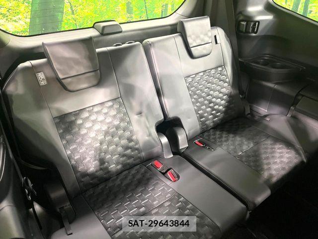 Toyota VOXY HYBRID 2023-11 7563072-10