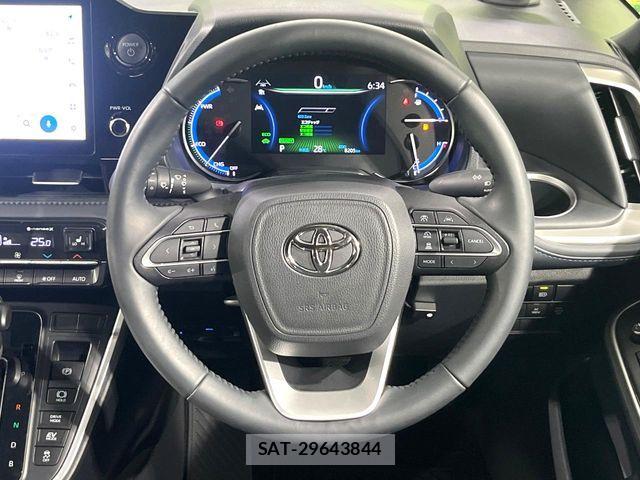 Toyota VOXY HYBRID 2023-11 7563072-12