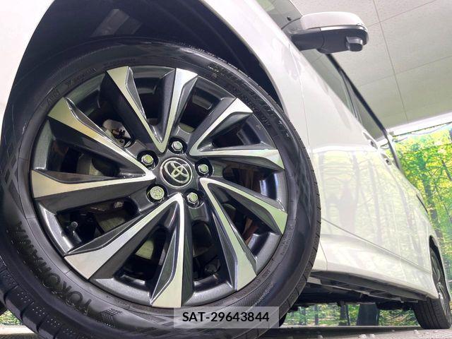 Toyota VOXY HYBRID 2023-11 7563072-13