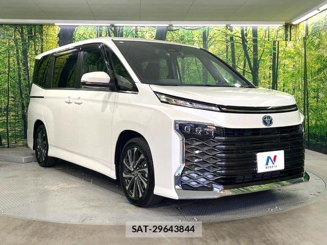 Toyota VOXY HYBRID 2023-11 7563072-17