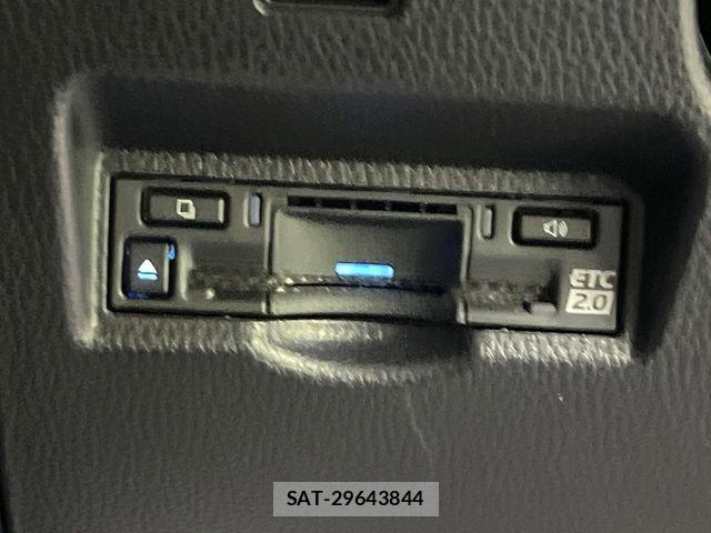 Toyota VOXY HYBRID 2023-11 7563072-5