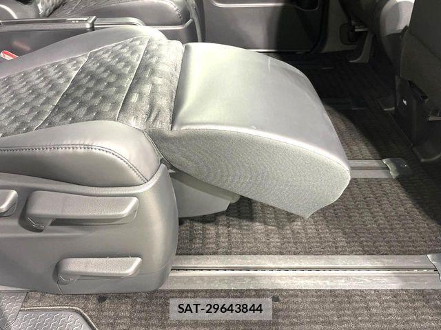 Toyota VOXY HYBRID 2023-11 7563072-7