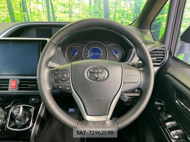 Toyota VOXY HYBRID 2018-01 7621296-12