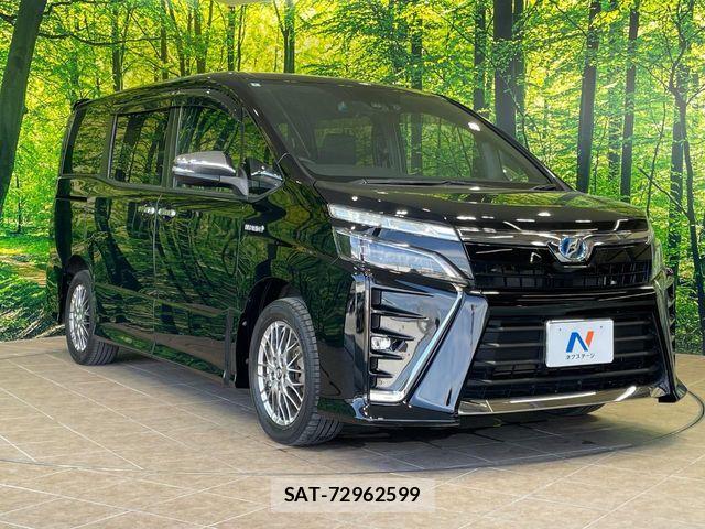 Toyota VOXY HYBRID 2018-01 7621296-17