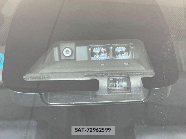 Toyota VOXY HYBRID 2018-01 7621296-5