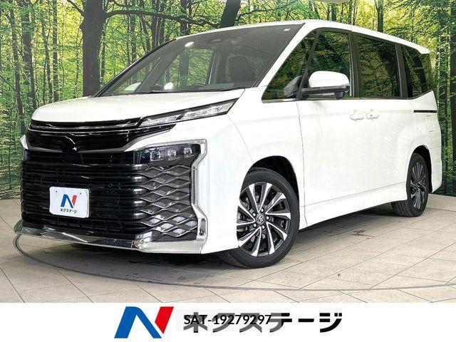 Toyota VOXY HYBRID 2023-01 7621281-0