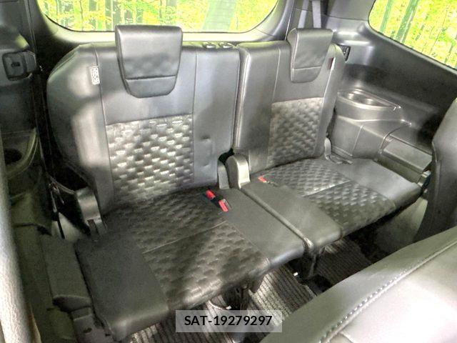 Toyota VOXY HYBRID 2023-01 7621281-9