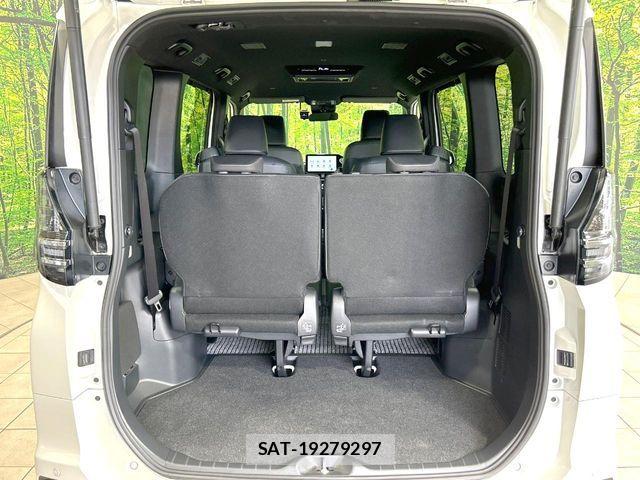 Toyota VOXY HYBRID 2023-01 7621281-10
