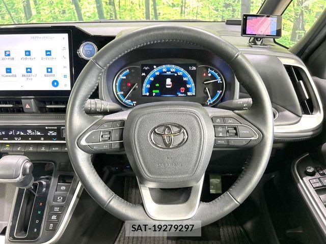 Toyota VOXY HYBRID 2023-01 7621281-11