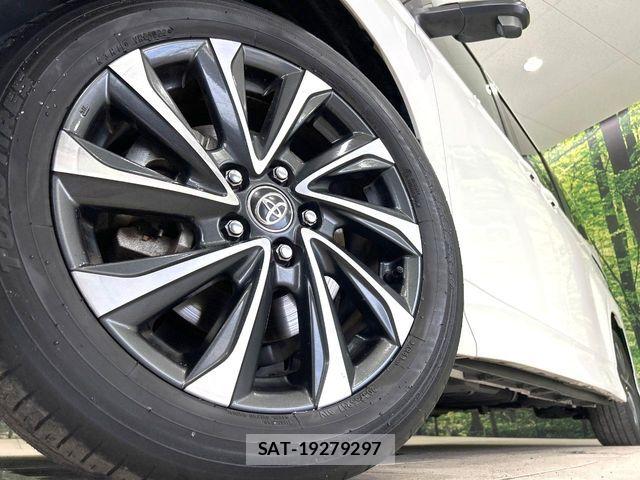Toyota VOXY HYBRID 2023-01 7621281-12