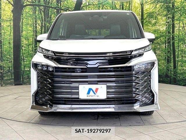Toyota VOXY HYBRID 2023-01 7621281-14