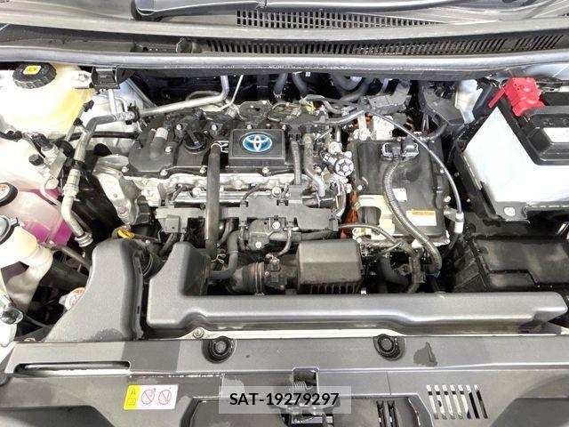 Toyota VOXY HYBRID 2023-01 7621281-18