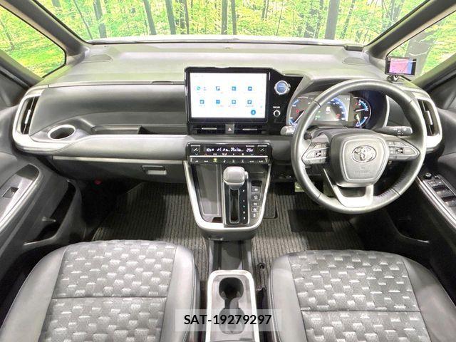 Toyota VOXY HYBRID 2023-01 7621281-1