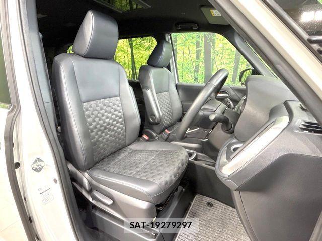 Toyota VOXY HYBRID 2023-01 7621281-7