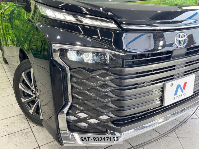 Toyota VOXY HYBRID 2022-09 7621288-12