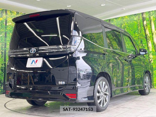 Toyota VOXY HYBRID 2022-09 7621288-16