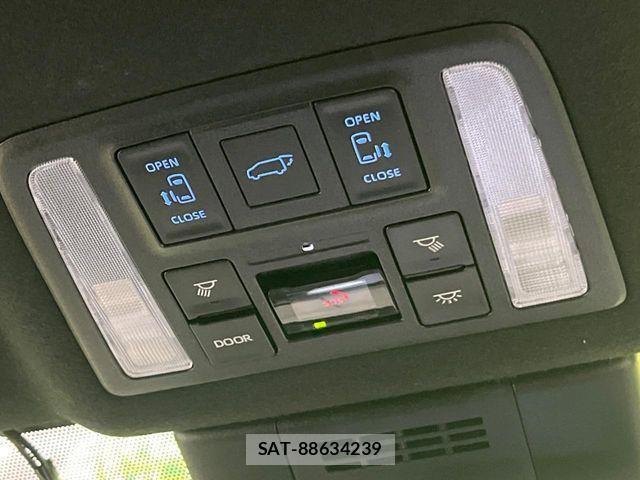 Toyota VOXY HYBRID 2022-07 7621276-5