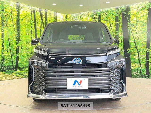 Toyota VOXY HYBRID 2023-11 7621283-14