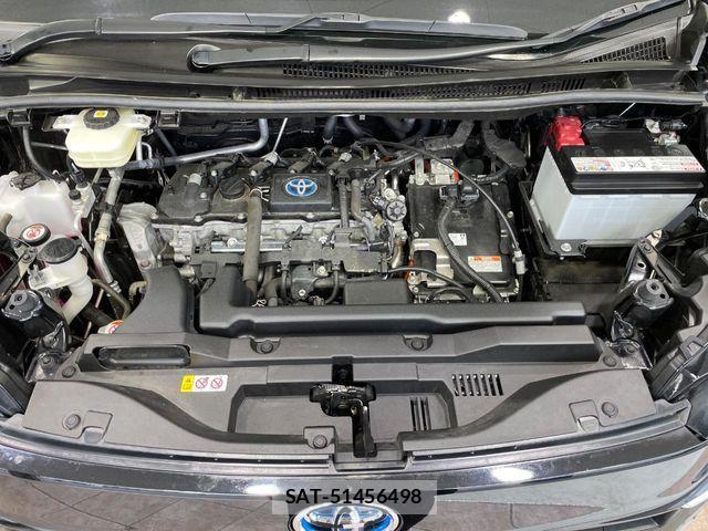 Toyota VOXY HYBRID 2023-11 7621283-17