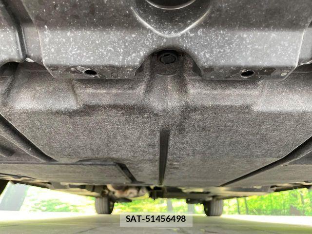 Toyota VOXY HYBRID 2023-11 7621283-18