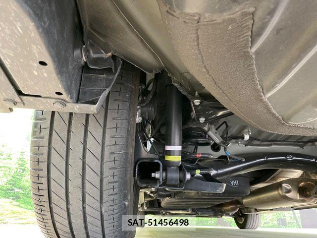 Toyota VOXY HYBRID 2023-11 7621283-19