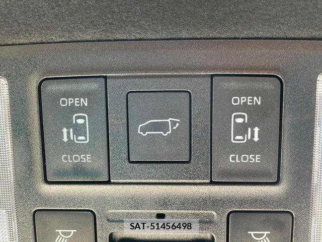 Toyota VOXY HYBRID 2023-11 7621283-5