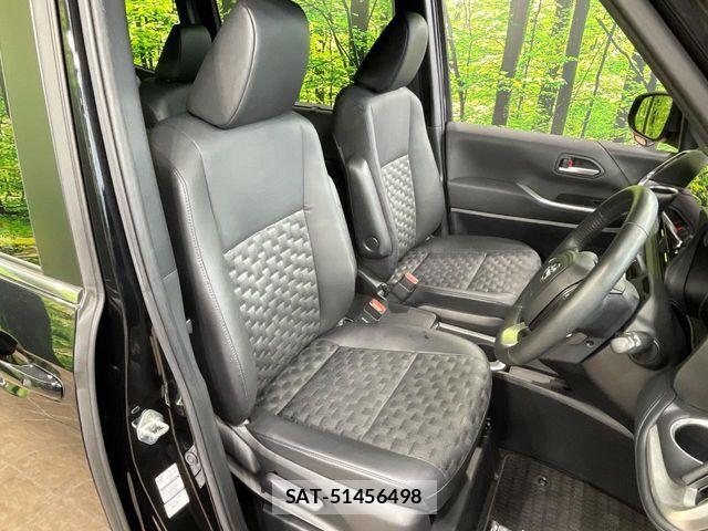 Toyota VOXY HYBRID 2023-11 7621283-7