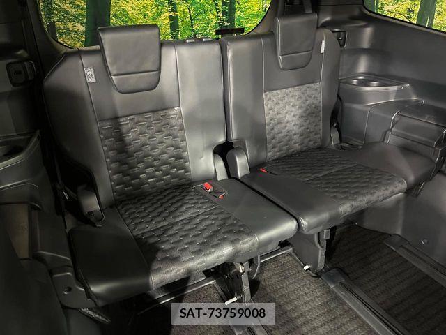 Toyota VOXY HYBRID 2023-06 7621274-9