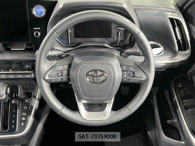 Toyota VOXY HYBRID 2023-06 7621274-11