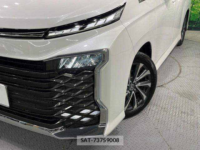 Toyota VOXY HYBRID 2023-06 7621274-12